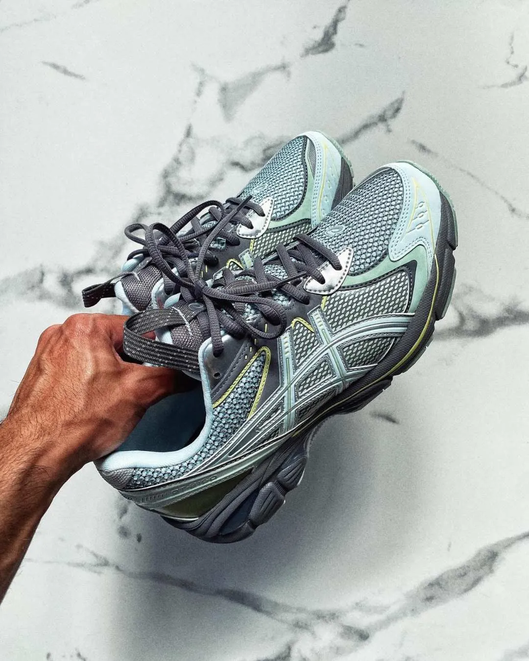 Hinh anh 5: Nhung phoi mau hot nhat cua dong giay Asics GT-2160 trong 2024