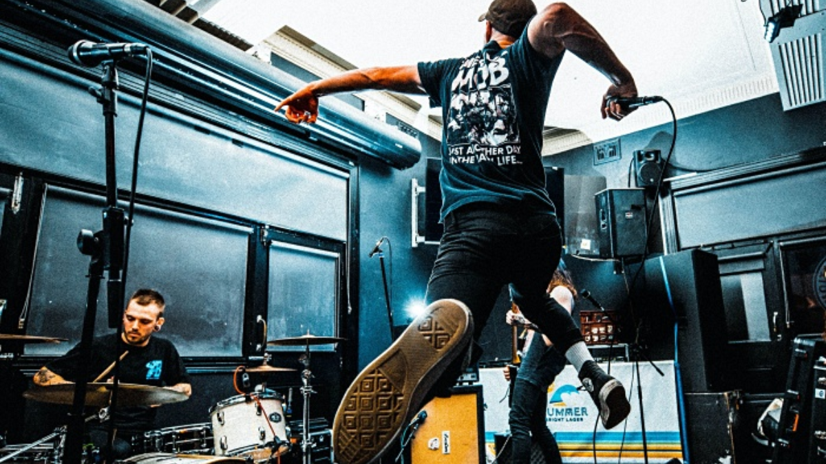 Swoosh huyền thoại: Biểu tượng Hardcore Úc bằng giày Nike Hinh anh 1: Swoosh huyen thoai: Bieu tuong Hardcore Uc bang giay Nike