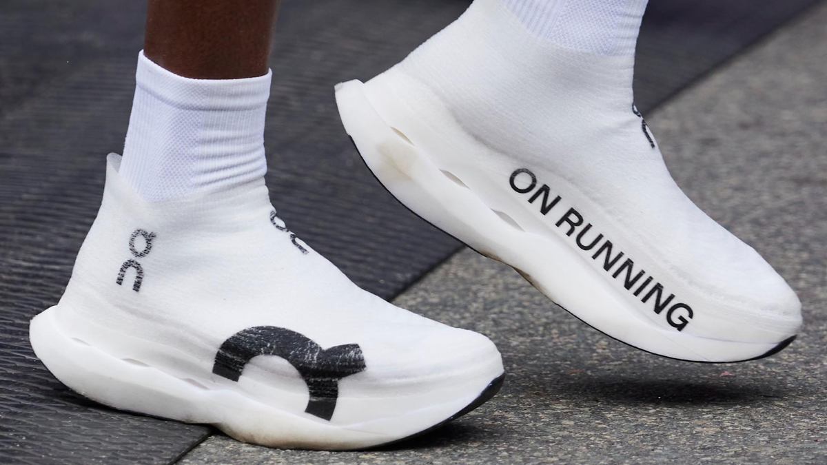 Hinh anh 9: Mua chay Marathon: He lo nhung doi giay "chinh phuc" duong dua