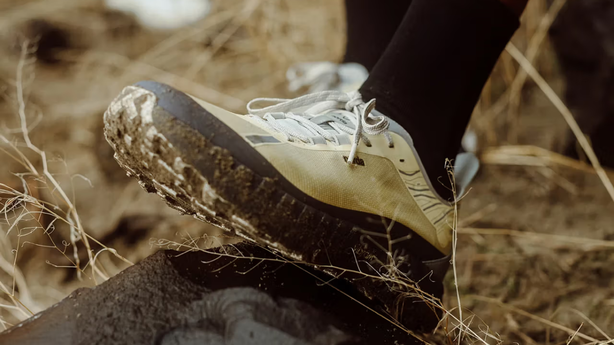 Giày đi bộ đường dài - Người bạn đồng hành hoàn hảo Hinh anh 8: Giay di bo duong dai - Nguoi ban dong hanh hoan hao