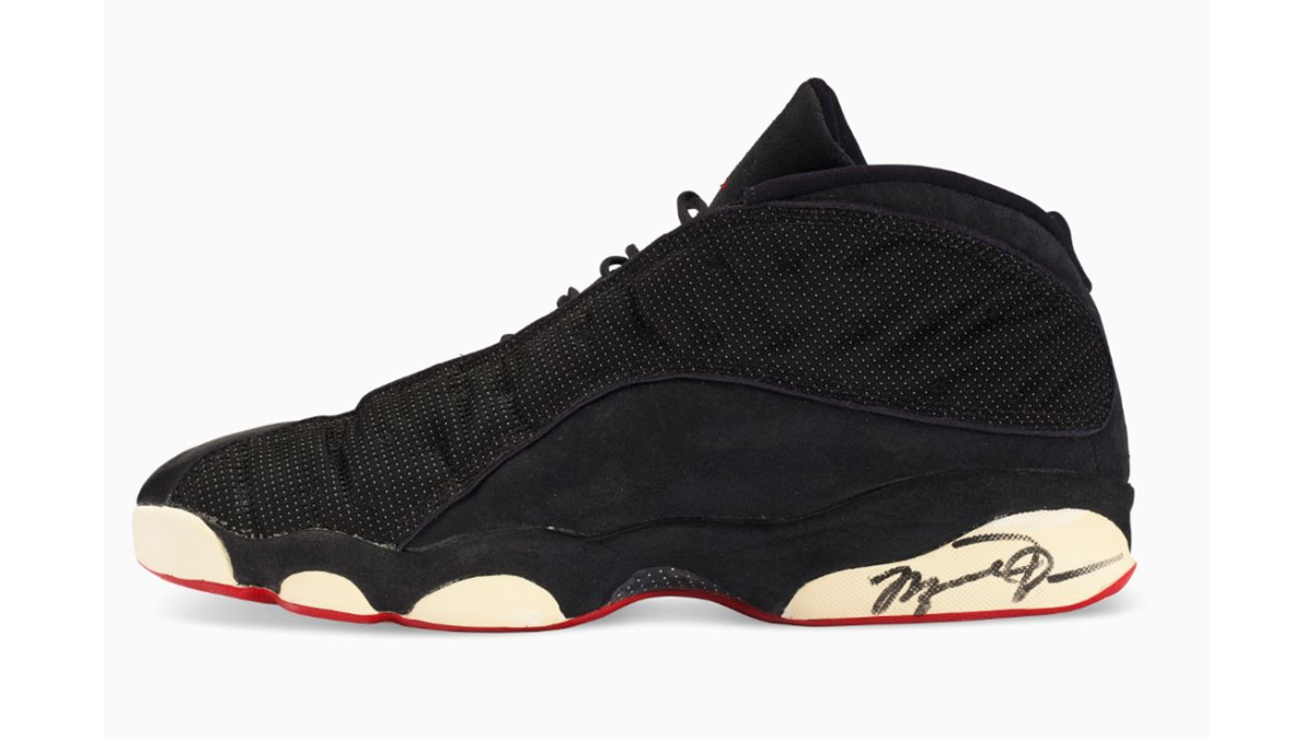 Hinh anh 12: Top 22 doi giay the thao dat nhat tung duoc ban dau gia (Phan 1)