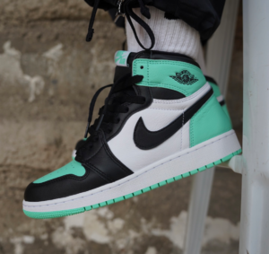 Giay Nike Air Jordan 1 Retro High 'Green' FD1437-130
