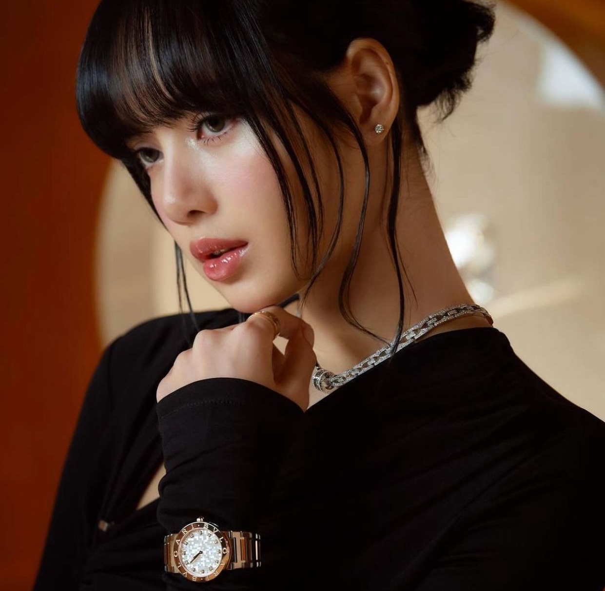 Lisa (BLACKPINK) gây sốt khi diện đồng hồ Bulgari phiên bản giới hạn Hinh anh 1: Lisa (BLACKPINK) gay sot khi dien dong ho Bulgari phien ban gioi han