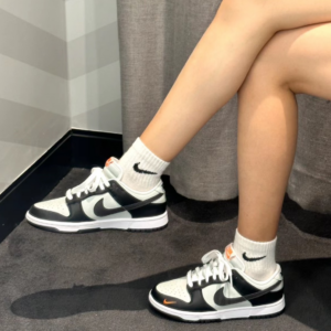 Giay Nike Dunk Low GS 'Black Bright Mandarin' FN7784-001