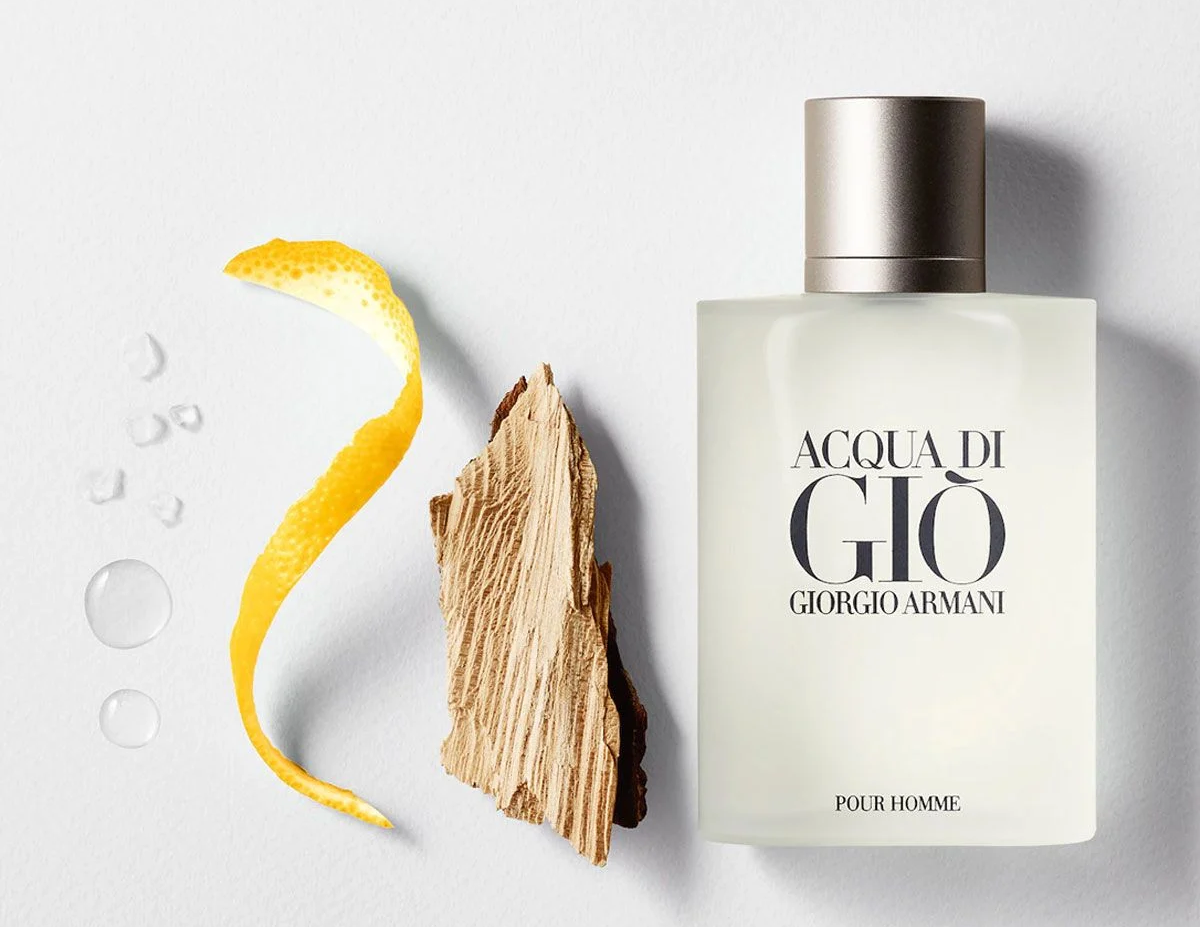 Top 10 chai nước hoa làm quà tặng ý nghĩa cho các chàng Hinh anh 6: Top 10 chai nuoc hoa lam qua tang y nghia cho cac chang