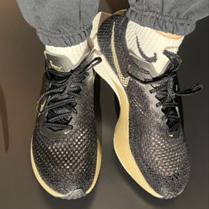 Giay Nike ZoomX Vaporfly 'Black Gold' DV4130-002
