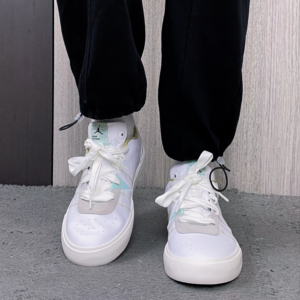 Giay Nike Air Jordan Series .02 'Dear Future' DV4464-101