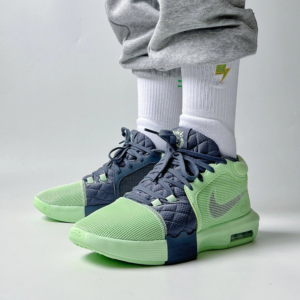 Giay Nike LeBron Witness 8 'Vapor Green' FB2239-300