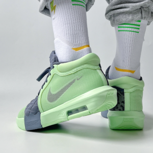 Giay Nike LeBron Witness 8 'Vapor Green' FB2239-300