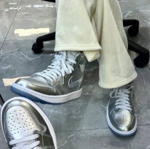 Giay Nike Air Jordan 1 High 'Gift Giving Pack' FD6815-001