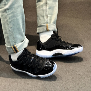 Giay Nike Air Jordan 11 Retro Low GS 'Space Jam' FV5121-004