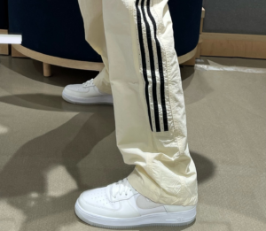 Giay Nike Air Force 1 '07 LV8 'White Phantom' FN5832-100