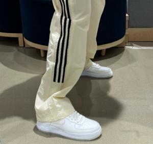 Giay Nike Air Force 1 '07 LV8 'White Phantom' FN5832-100