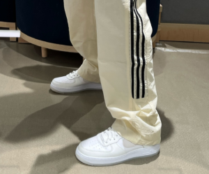 Giay Nike Air Force 1 '07 LV8 'White Phantom' FN5832-100