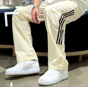 Giay Nike Air Force 1 '07 LV8 'White Phantom' FN5832-100