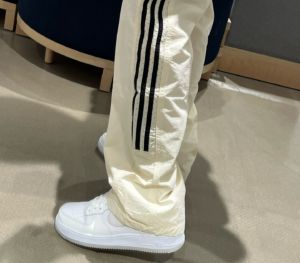 Giay Nike Air Force 1 '07 LV8 'White Phantom' FN5832-100