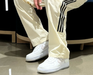 Giay Nike Air Force 1 '07 LV8 'White Phantom' FN5832-100