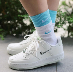Giay Nike Air Force 1 '07 SE 'Liquid Metal' FN8540-100