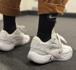 Giay Nike Air Jordan Luka 2 'White Hyper Pink' DZ3498-106