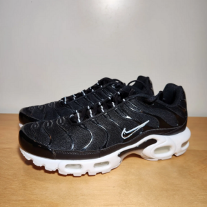 Giay Nike Air Max Plus 'Black White' DM2362-001