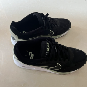 Giay Nike Air Max Solo 'Black Mica Green' DX3666-005