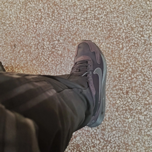 Giay Nike Air Max Solo 'Triple Black' DX3666-010