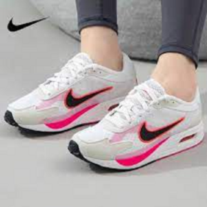 Giay Nike Air Max Solo 'White Pink Crimson' FN0784-102