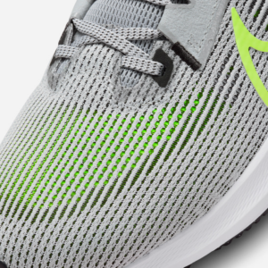 Giay Nike Air Zoom Pegasus 40 'Wolf Grey Volt' DV3853‑004
