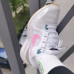 Giay Nike Air Zoom Vomero 16 'White Pink Aqua' DA7698-104