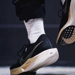 Giay Nike ZoomX Vaporfly 3 'Black Metallic Gold Grain' DV4129-001