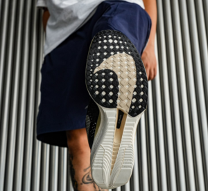 Giay Nike ZoomX Vaporfly 3 'Black Metallic Gold Grain' DV4129-001