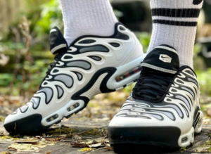 Giay Nike Air Max Plus Drift 'Panda' FV4081-102