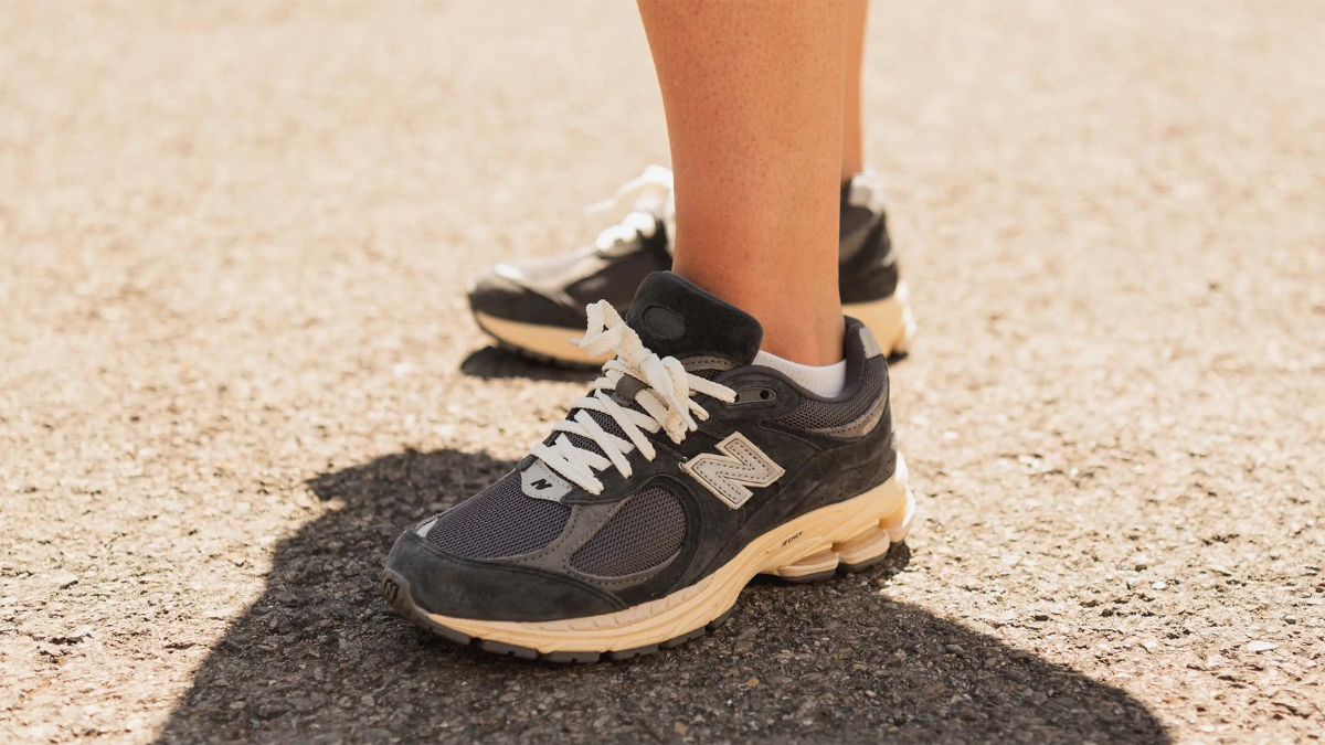 Bí kíp chọn size giày New Balance 2002R hoàn hảo cho đôi chân Hinh anh 4: Bi kip chon size giay New Balance 2002R hoan hao cho doi chan