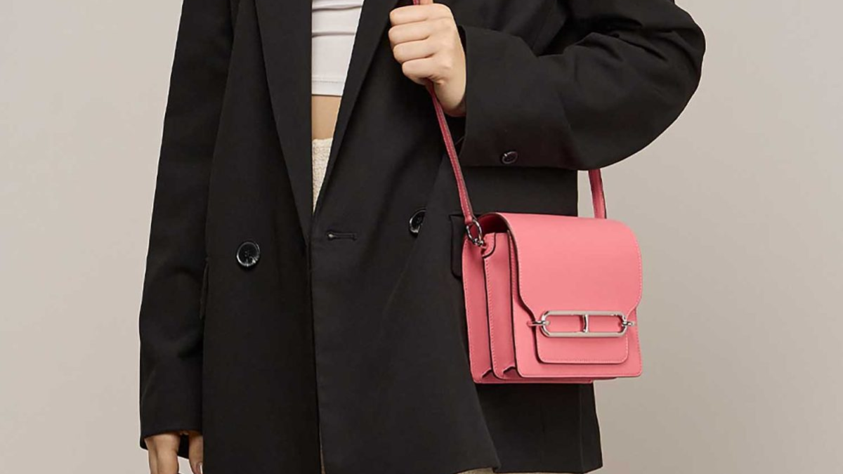 Hinh anh 7: Hermes Roulis: Giai ma bi an dang sau chiec khoa