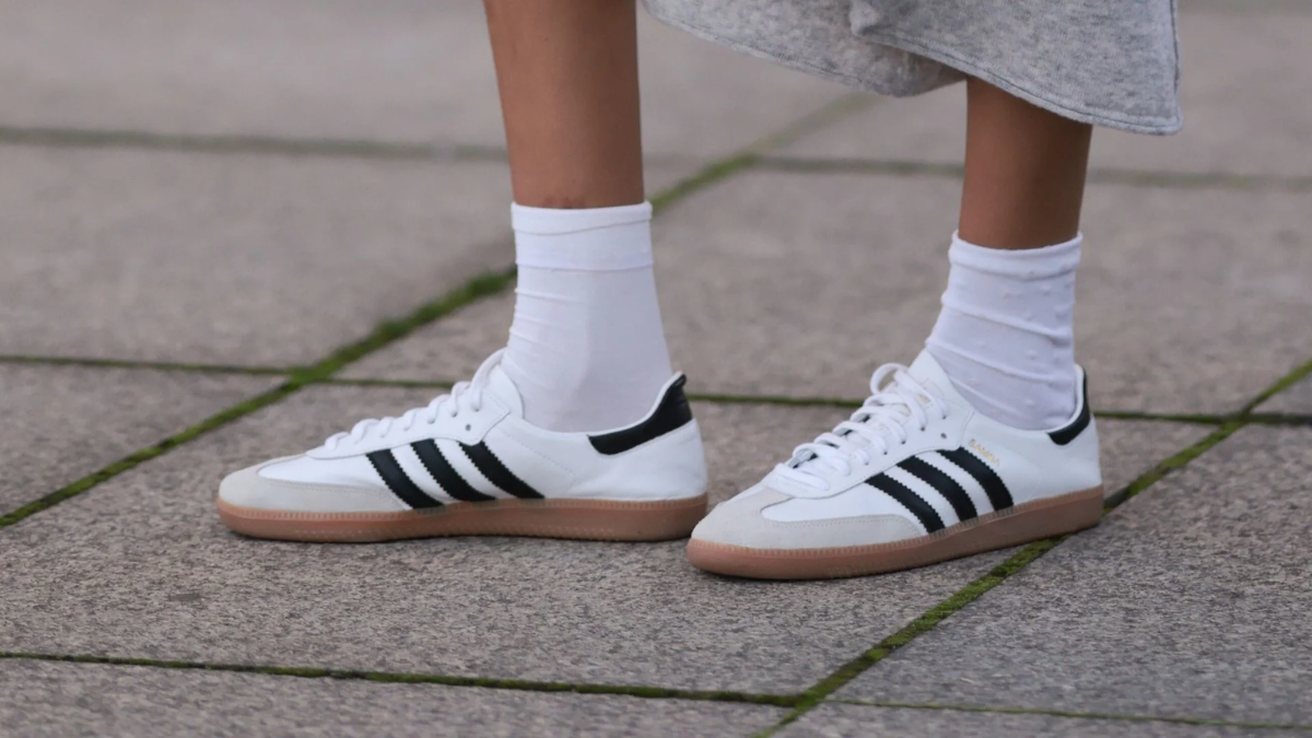adidas Samba: Huyen thoai bat diet hay chi la mot nhat thoi?