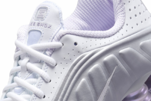 Giay Nike Shox R4 'Platinum Barely Grape' HF5076-100