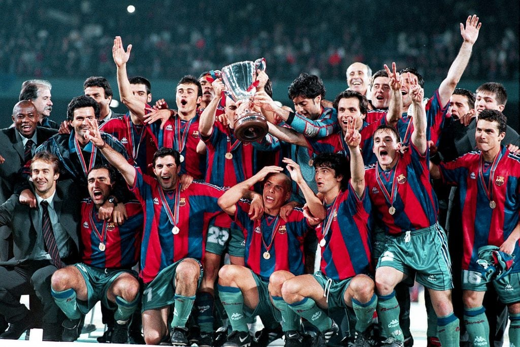 Những chiếc áo đấu bóng 90s đẹp nhất mọi thời đại (Phần 2) Hinh anh 6: Nhung chiec ao dau bong 90s dep nhat moi thoi dai (Phan 2)