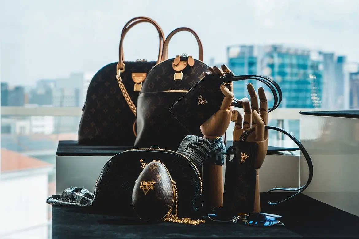 Louis Vuitton và 8 mẫu túi kinh điển mà quý cô nào cũng nên sở hữu Hinh anh 4: Louis Vuitton va 8 mau tui kinh dien ma quy co nao cung nen so huu
