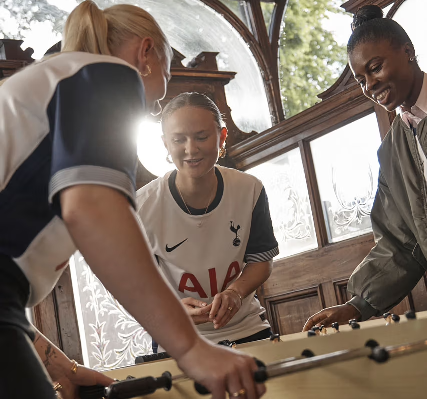 Hinh anh 2: Phien ban co dien nhung van day moi la cua ao dau Tottenham Hotspur