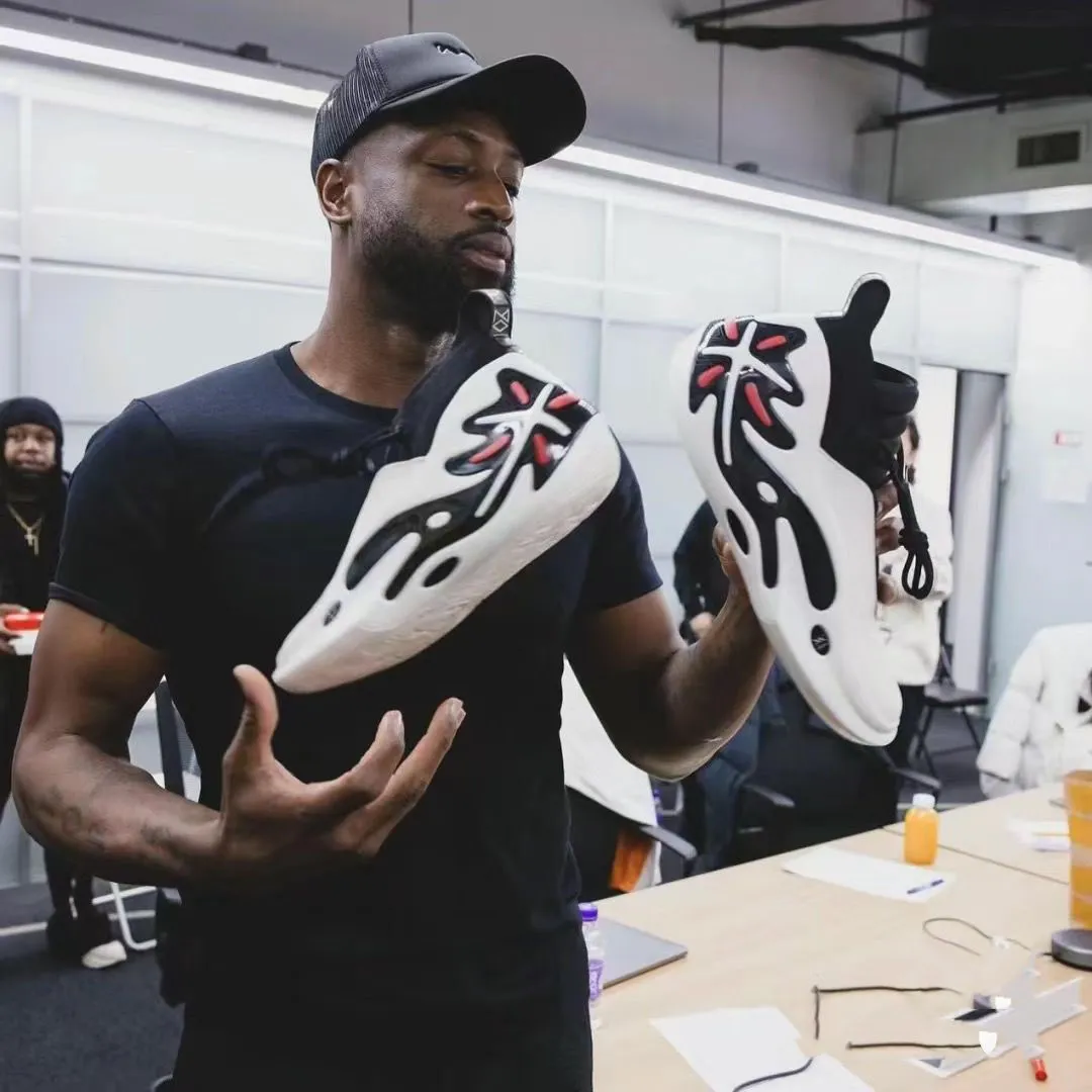 Dwyane Wade công bố sẽ sớm ra mắt Li-Ning Way of Wade 11 Hinh anh 1: Dwyane Wade cong bo se som ra mat Li-Ning Way of Wade 11
