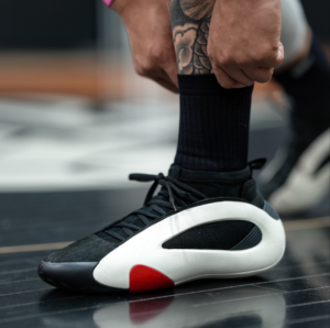 Giay Adidas Harden Vol. 8 'Pioneer' IE2695