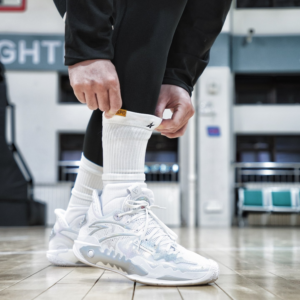 Giay Anta Kyrie Irving x Shock Wave 5 'Inheritance' 112331106-7