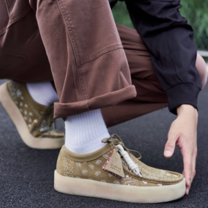 Giay Clarks Originals Wallabee Oak 'Dark Olive Green' 261685237