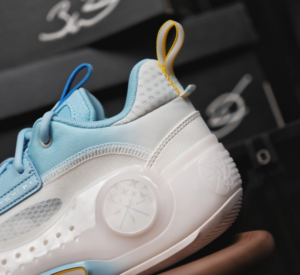 Giay Lining Way Of Wade 10 Low 'Ice Blood' ABAS083-11