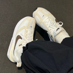 Giay Nike Air Max Dawn 'White Light Bone' DH4656-100