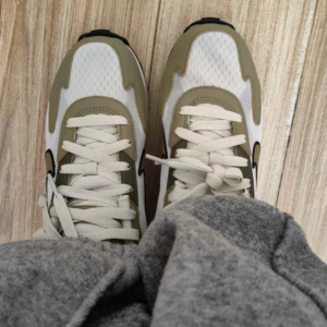 Giay Nike Air Max Solo 'Light Bone' FN0136-001