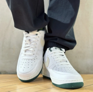 Giay Nike Air Force 1 '07 LV8 'Vintage Green' HF1939-100