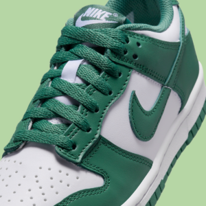 Giay Nike Dunk Low GS 'Spruce Green' HF4798-100