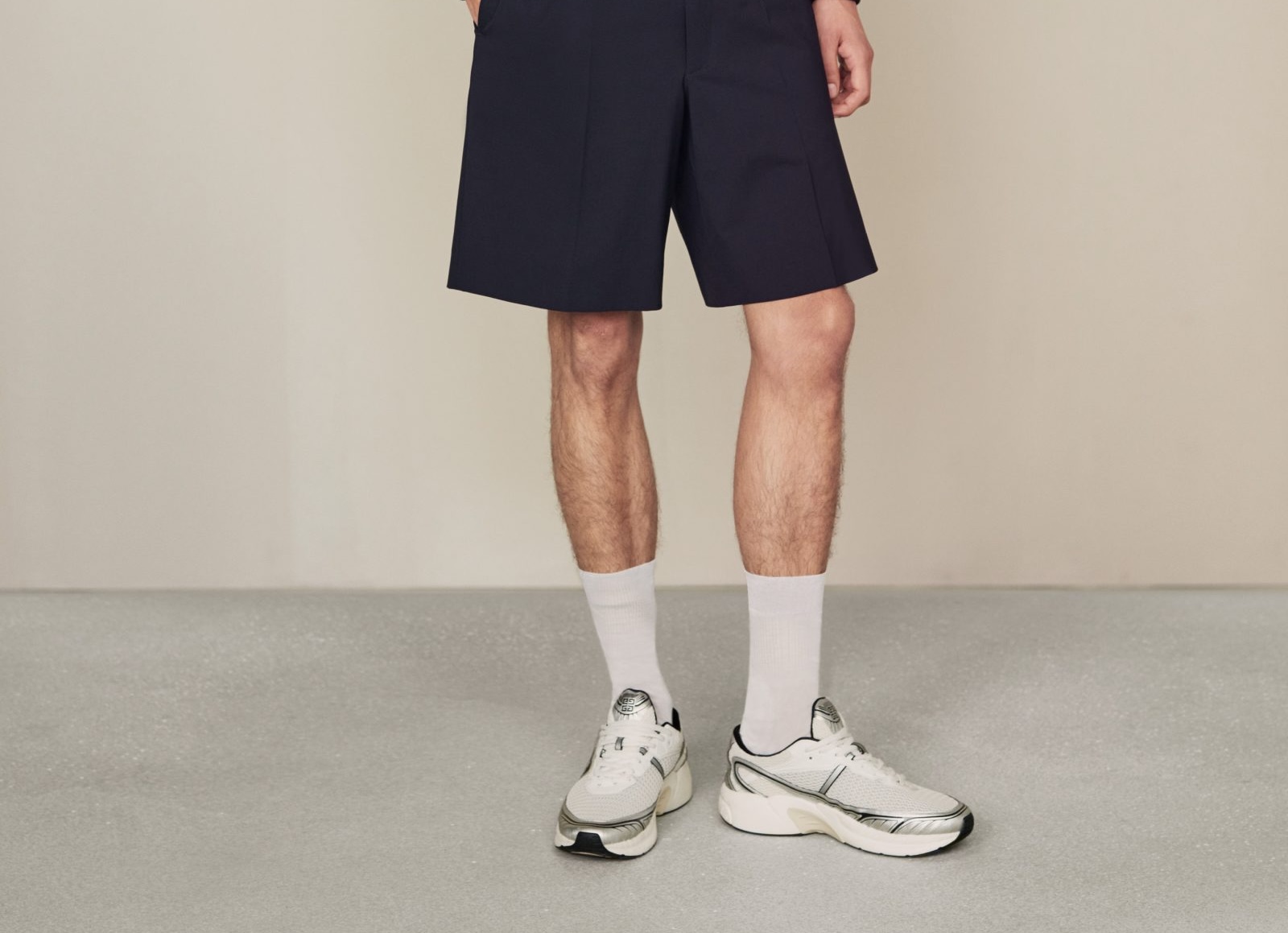 Hinh anh 2: Givenchy NFNTY-52: Buoc tien moi trong thoi trang the thao cao cap