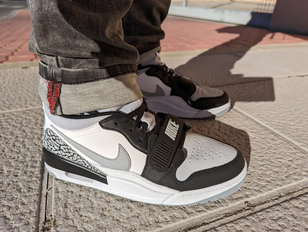 Những mẫu giày strap ấn tượng bạn không thể bỏ qua Hinh anh 4: Nhung mau giay strap an tuong ban khong the bo qua